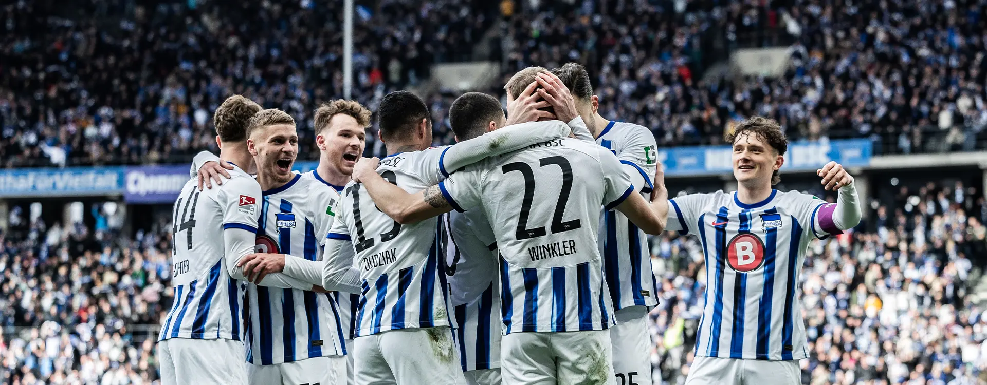Hertha BSC players celebrating a goal. (Photo)