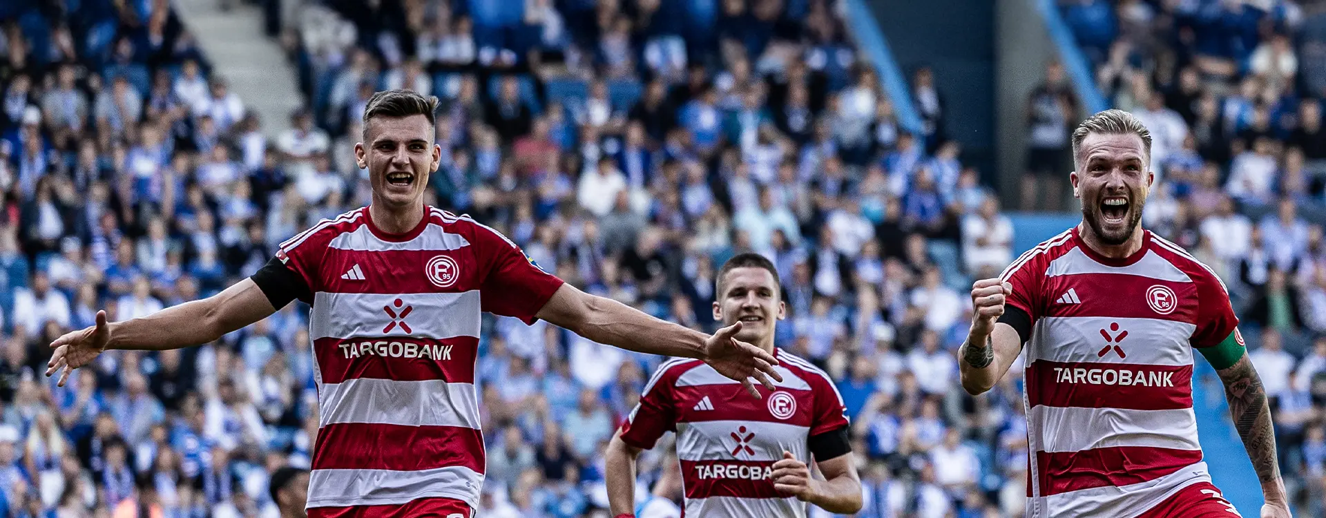 Fortuna Düsseldorf players celebrating a goal. (Photo)